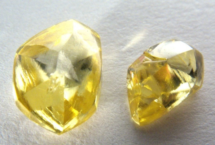 K6 yellow diamonds (CNW Group/Star Diamond Corporation)