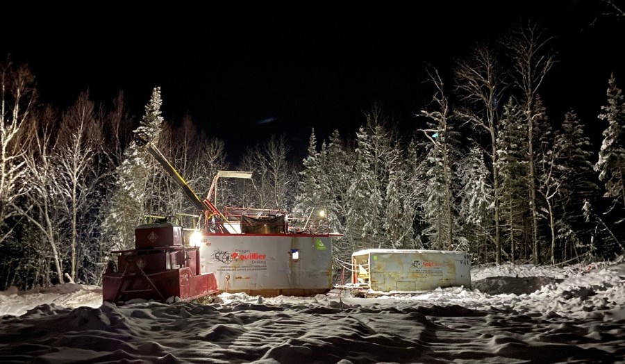 Figure 1: First Mining 2025 Exploration Program Drill Rig Operating On-Site. (CNW Group/First Mining Gold Corp.)