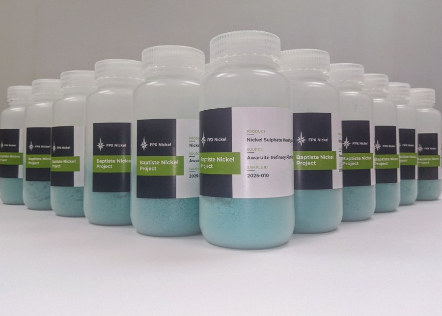 Figure 1 – Samples of Battery-Grade Nickel Sulphate Crystals Produced from Baptiste’s Awaruite Nickel Concentrate (CNW Group/FPX Nickel Corp.)