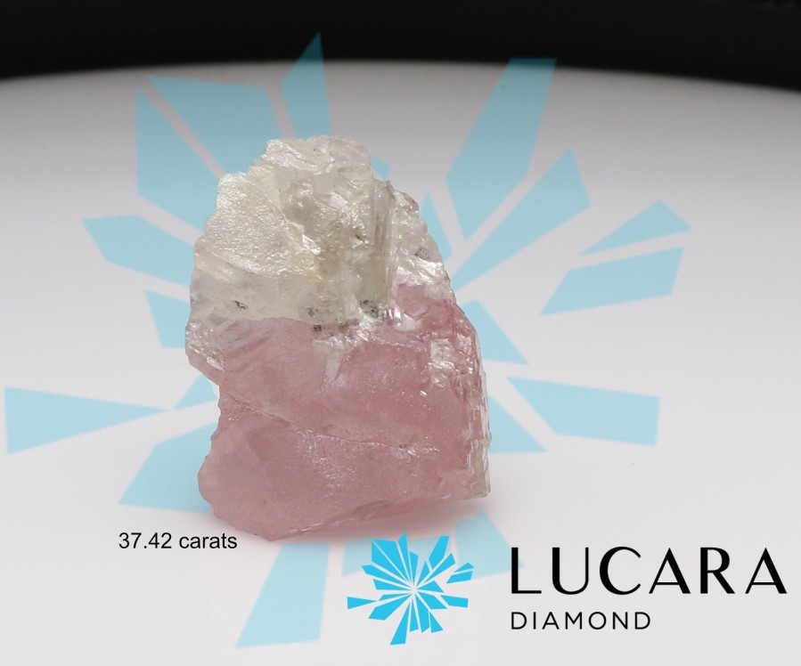 37.42 carat near-gem pink Type IIa diamond recovered from the Karowe Mine. (CNW Group/Lucara Diamond Corp.)