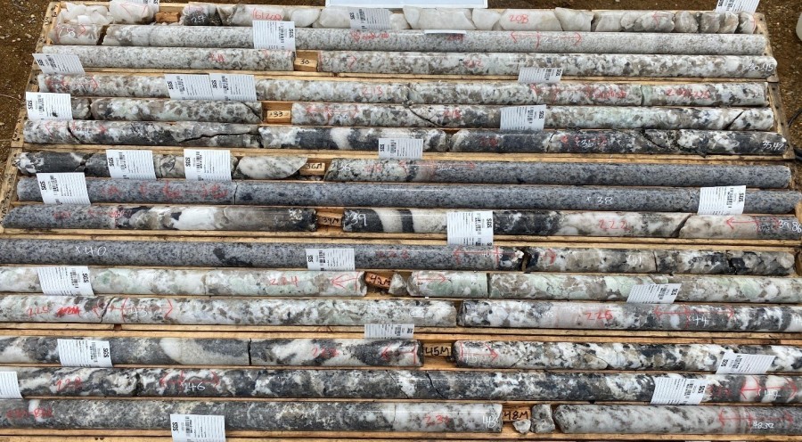 Figure 1 Spodumene pegmatite, 26.9-53.0 m, drill hole PWM-22-134, Main Dyke, Case Lake Property. (CNW Group/POWER METALS CORP)