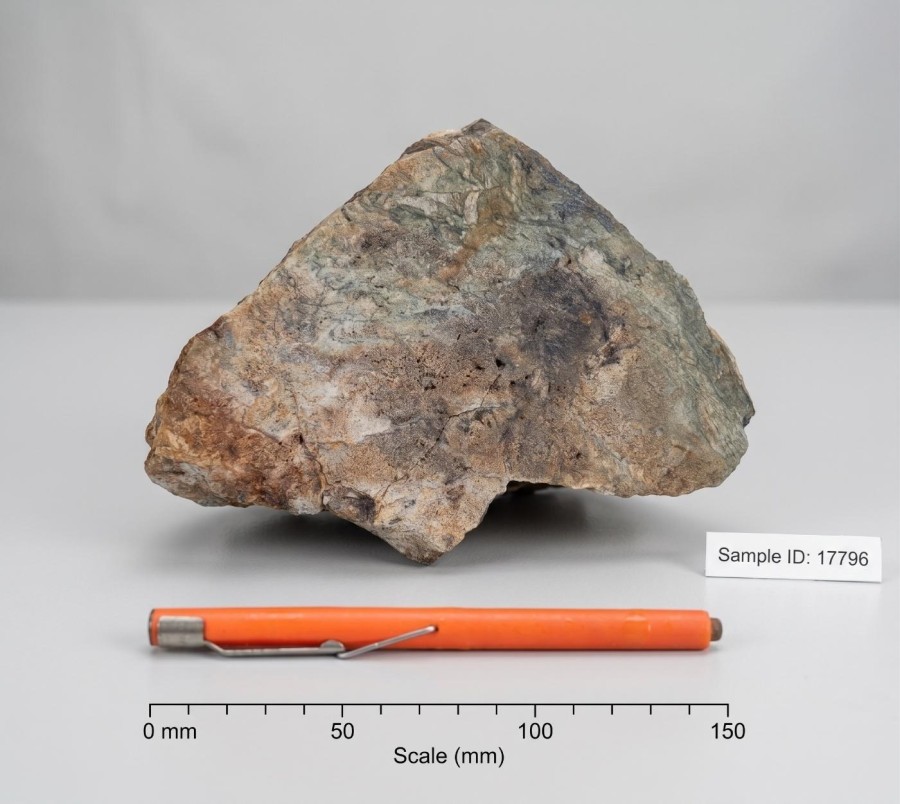 Hannan Metals Extends Previsto Gold Breccia to 410 Metres, Open in